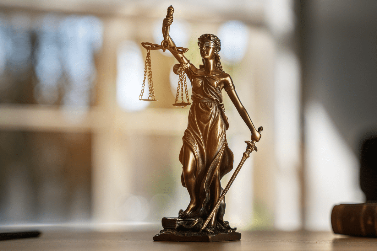 Deusa da Justiça — símbolo do Direito e da advocacia