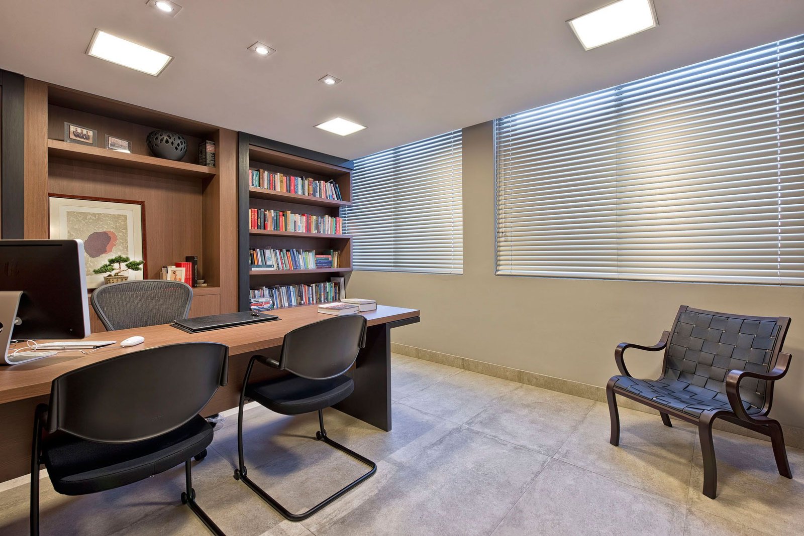 Escritório Rovina Advocacia — ambiente de trabalho